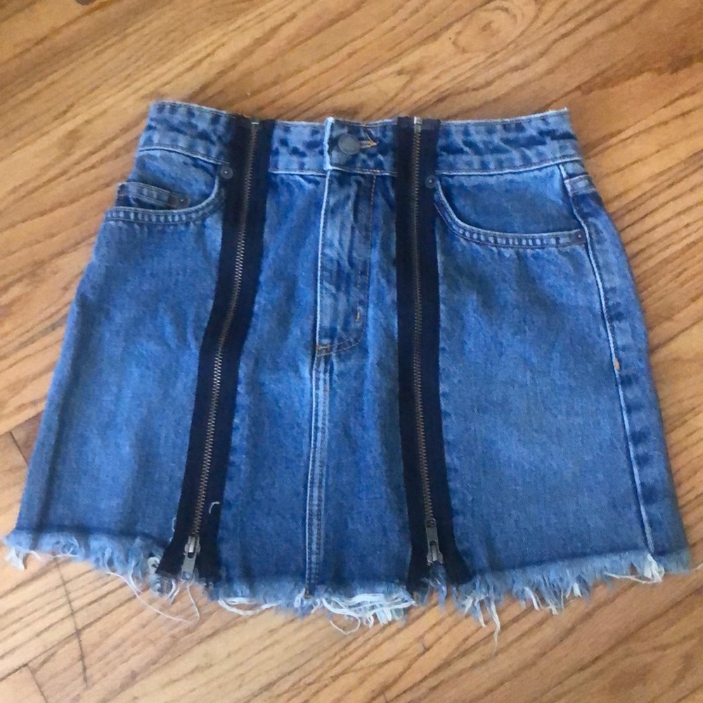 Carmar Denim zipper skirt size 26